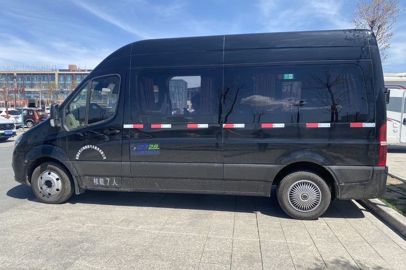 宇通V6(1+1大7座营运车)