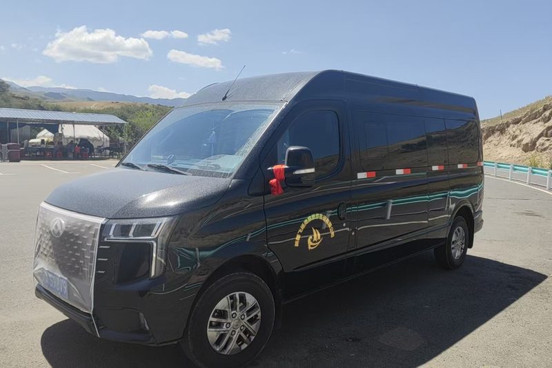 大通V80(1+1大7座营运车)