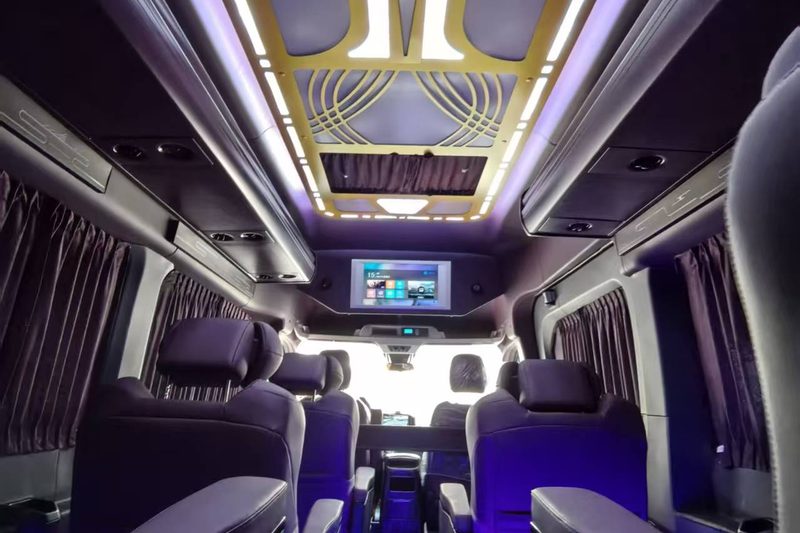 福特T8(1+1大7座营运车)
