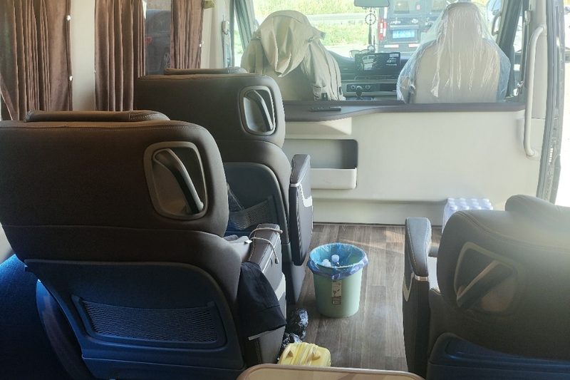 宇通V6(1+1大7座营运车)