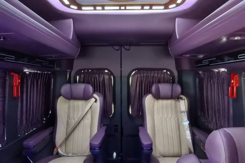 福特T8(1+1大7座营运车)