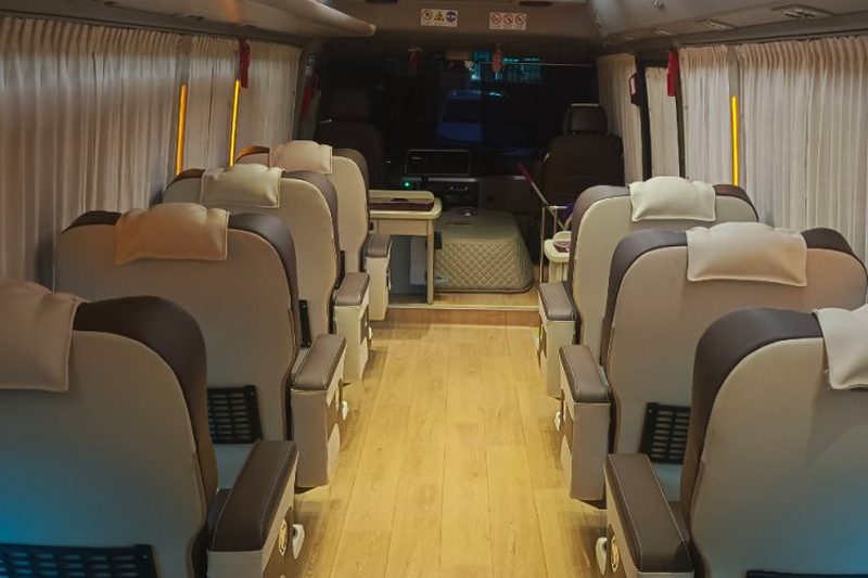 宇通豪华14座(1+1营运车)