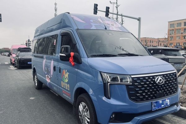 大通V80（1+1大7座营运车·含司机）