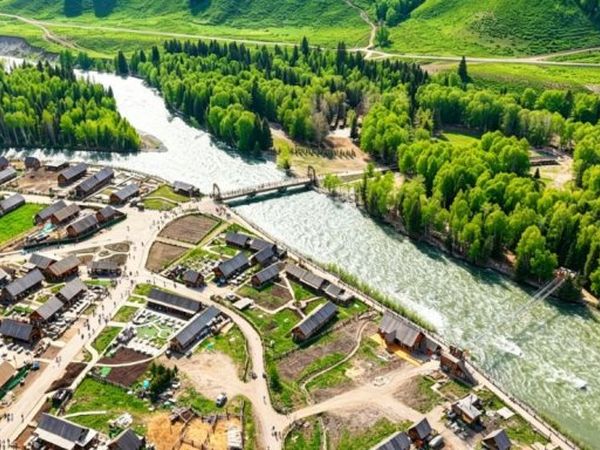 北疆全景12天深度游：天山天池+喀纳斯湖+独库公路+赛里木湖+那拉提草原