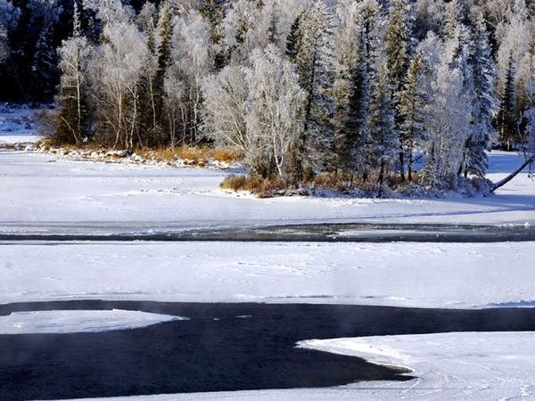 奢享双湖冬季雪景大窗版8日1+1头等舱拼车纯玩无购物